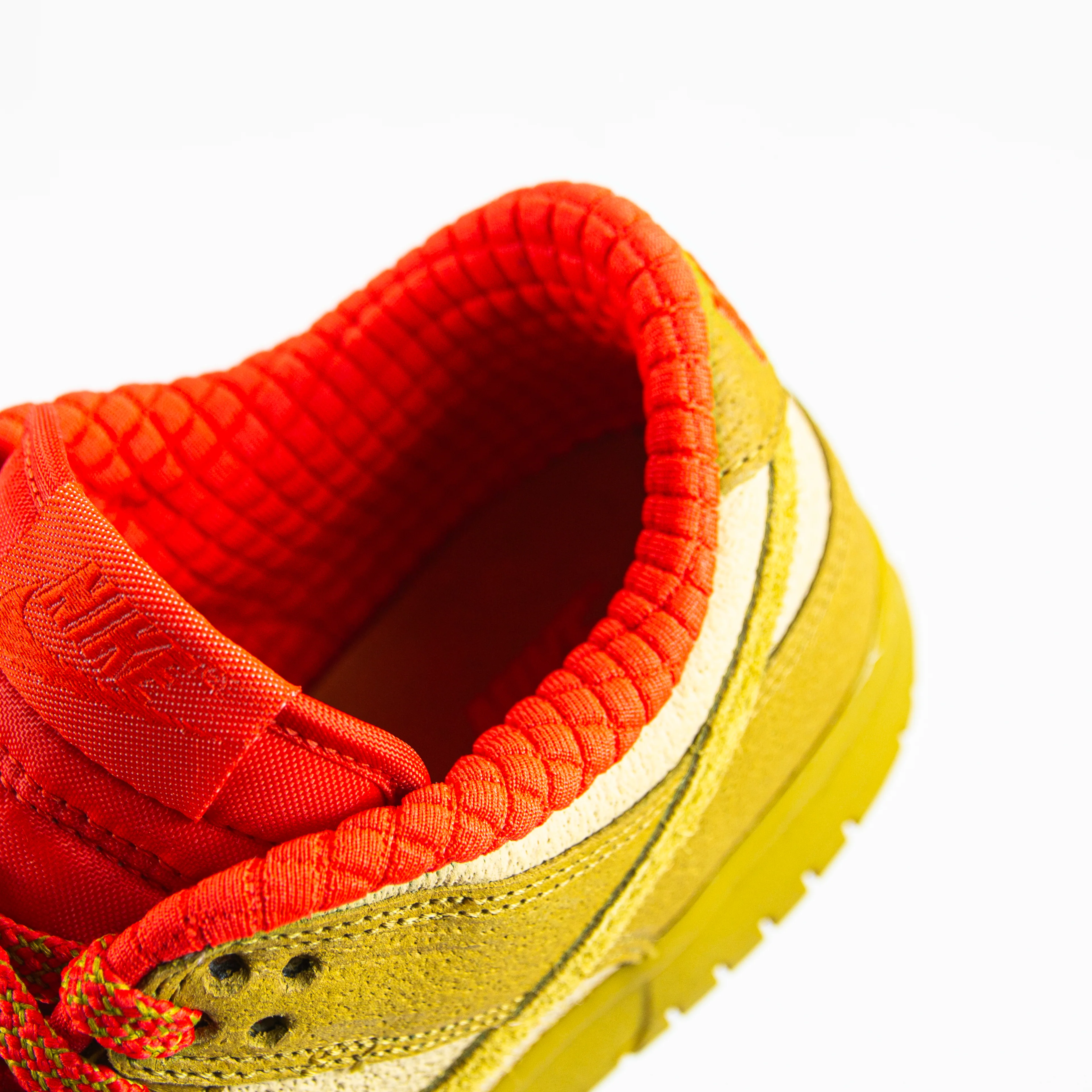 WMNS Dunk Low (Sesame/Bronzine/Picante Red) - Image 8